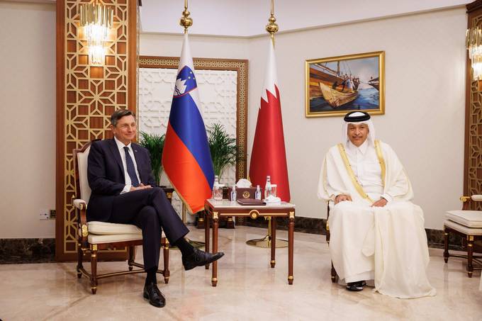 Predsednik Pahor in katarski emir Al Thani za vsestransko nadgraditev sodelovanja med državama